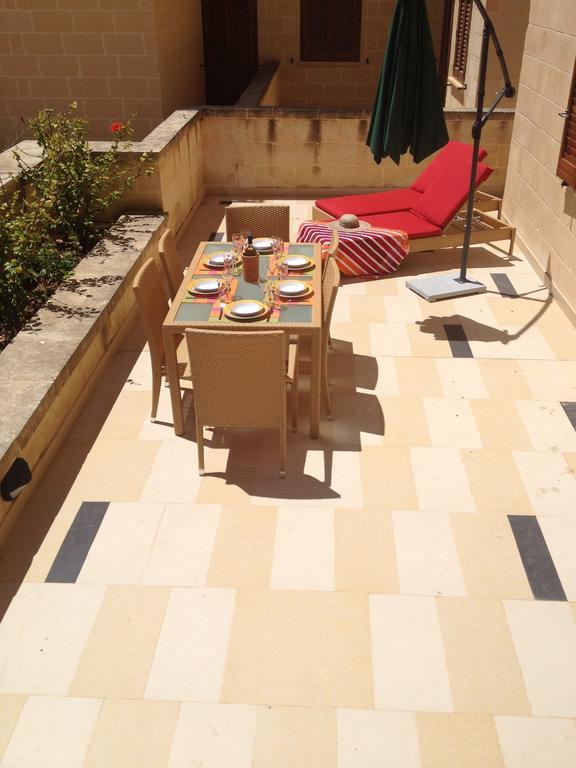 Fort Chambray Apartment Għajnsielem Zimmer foto