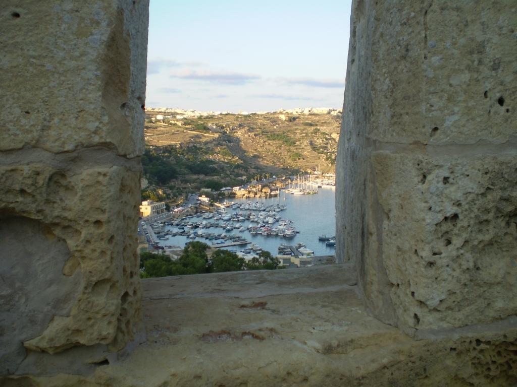 Fort Chambray Apartment Għajnsielem Zimmer foto